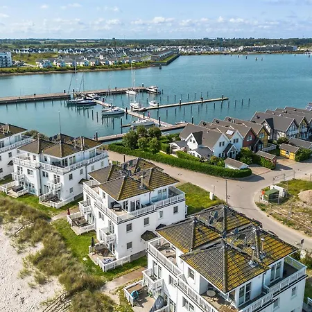 Captain Jack Sparrow Hotel na wodzie